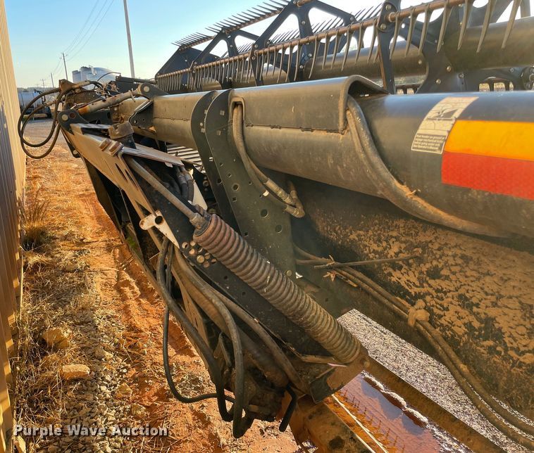 image for item DL0723 2005 Case 2052  draper head