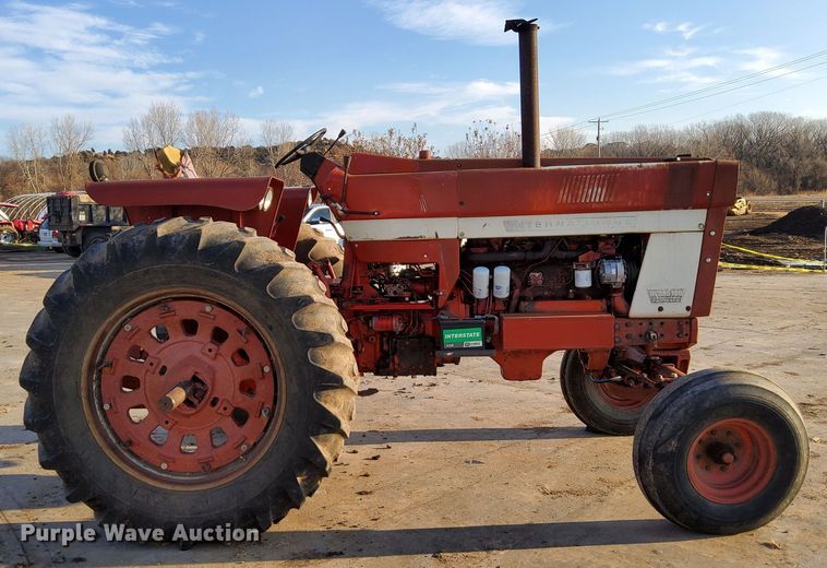 image for item DL2267 1975 International 100 Hydro  tractor