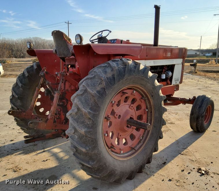 image for item DL2267 1975 International 100 Hydro  tractor