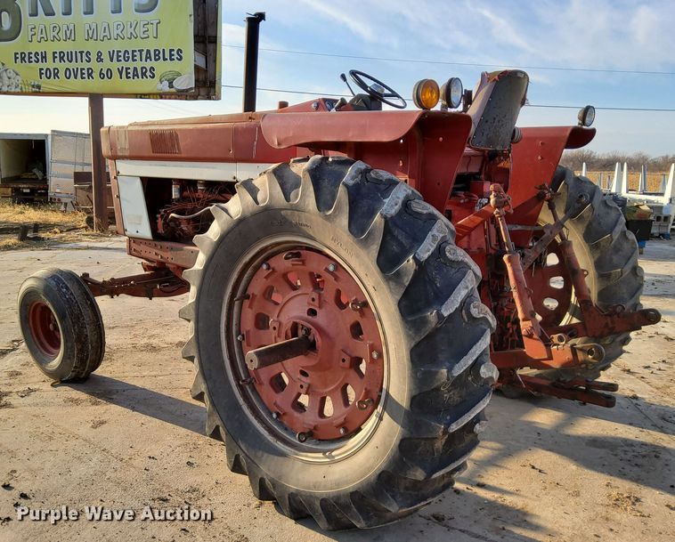 image for item DL2267 1975 International 100 Hydro  tractor