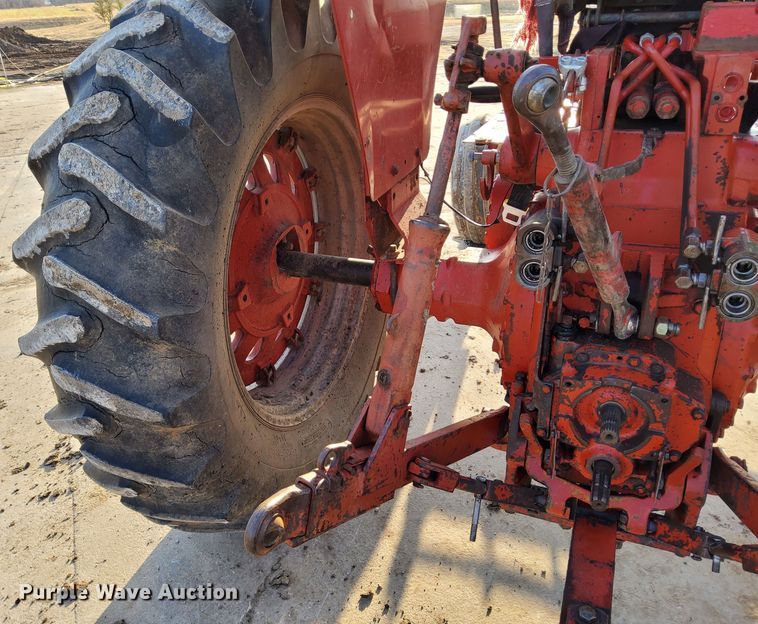 image for item DL2267 1975 International 100 Hydro  tractor