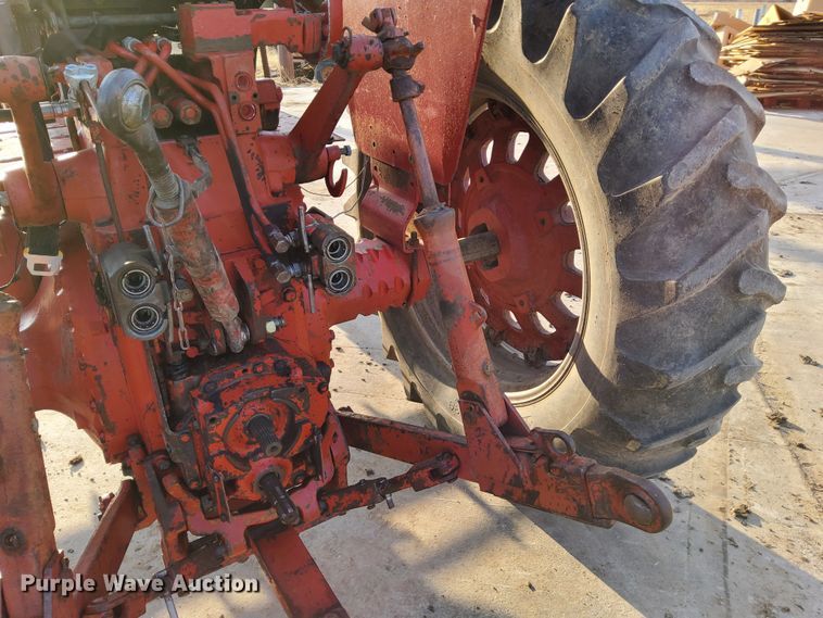 image for item DL2267 1975 International 100 Hydro  tractor