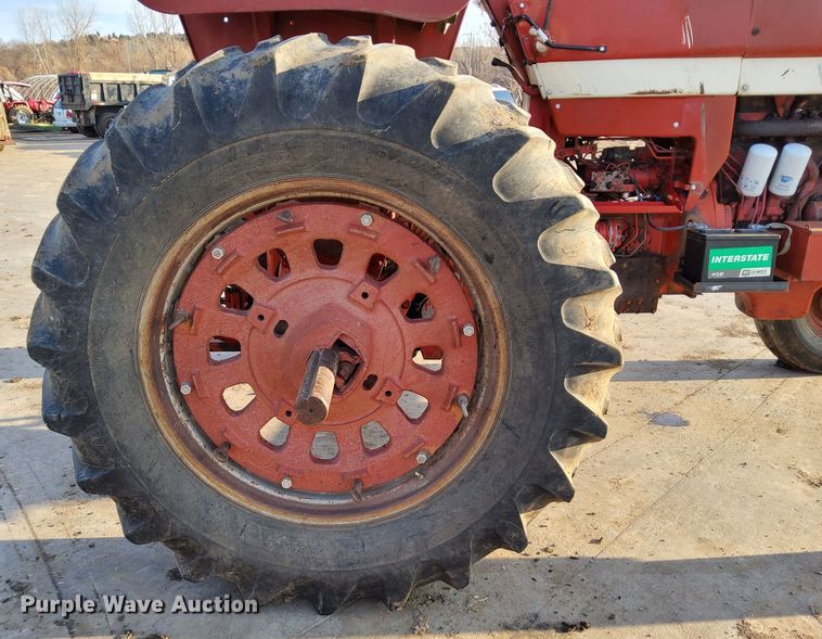 image for item DL2267 1975 International 100 Hydro  tractor