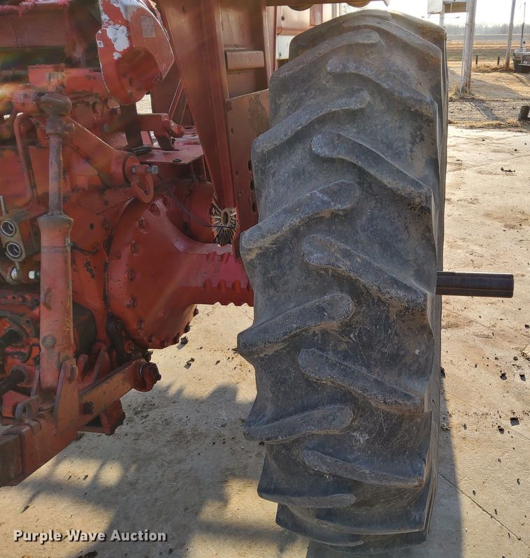 image for item DL2267 1975 International 100 Hydro  tractor