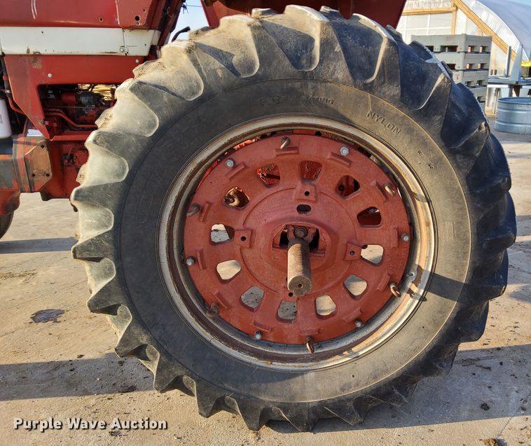 image for item DL2267 1975 International 100 Hydro  tractor