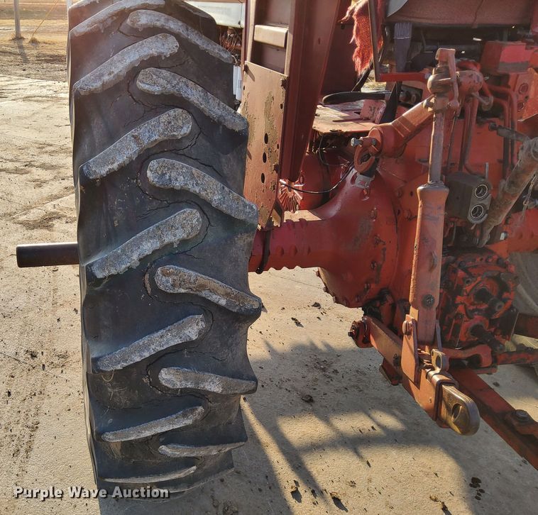 image for item DL2267 1975 International 100 Hydro  tractor