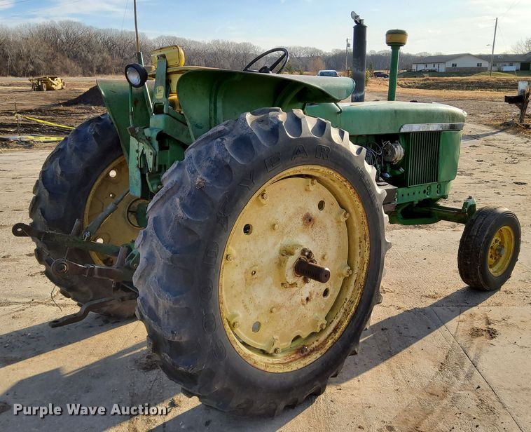 image for item DL2268 1968 John Deere 2510  tractor