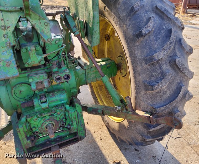 image for item DL2268 1968 John Deere 2510  tractor