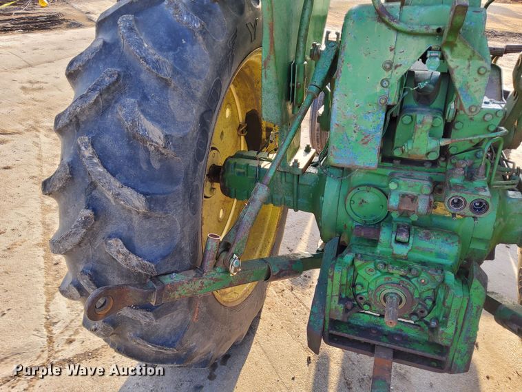 image for item DL2268 1968 John Deere 2510  tractor