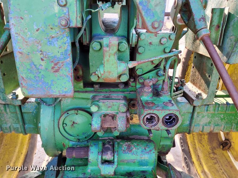 image for item DL2268 1968 John Deere 2510  tractor