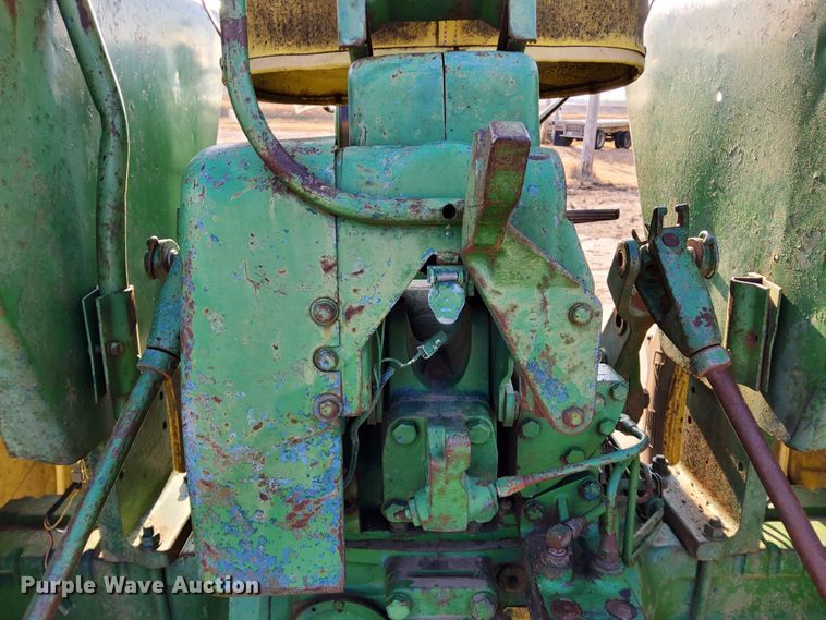 image for item DL2268 1968 John Deere 2510  tractor