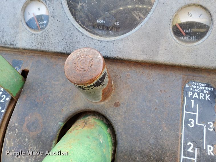 image for item DL2268 1968 John Deere 2510  tractor