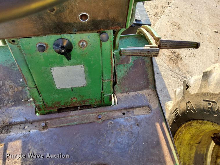 image for item DL2268 1968 John Deere 2510  tractor