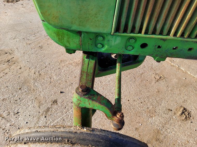 image for item DL2268 1968 John Deere 2510  tractor