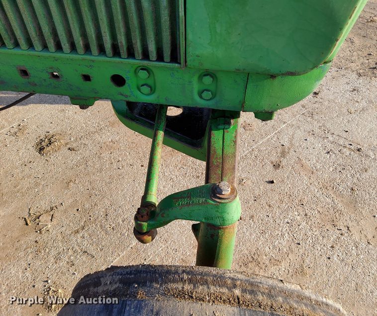 image for item DL2268 1968 John Deere 2510  tractor