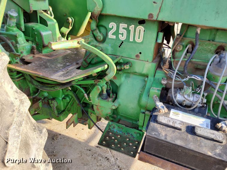 image for item DL2268 1968 John Deere 2510  tractor