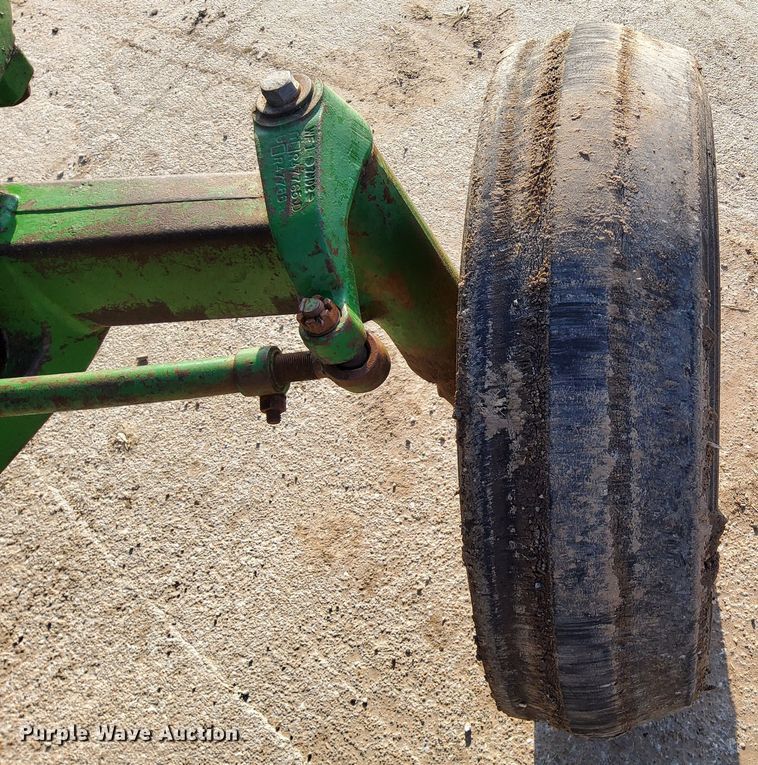 image for item DL2268 1968 John Deere 2510  tractor