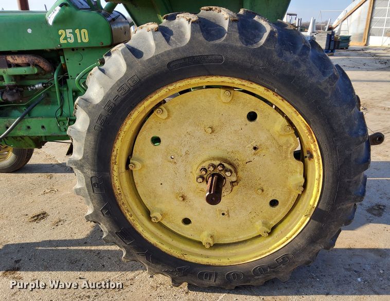 image for item DL2268 1968 John Deere 2510  tractor
