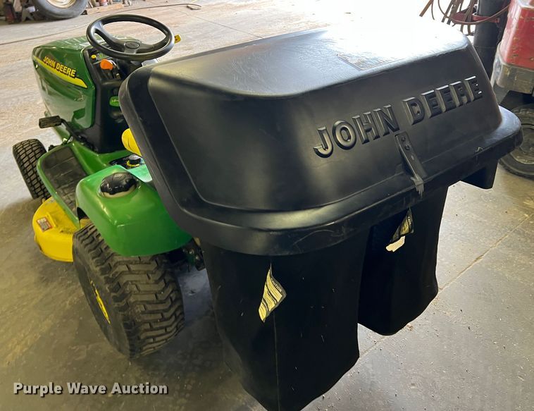 image for item DM2529 John Deere LT150  lawn mower