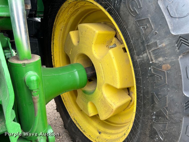 image for item DM2534 2000 John Deere 8410  MFWD tractor