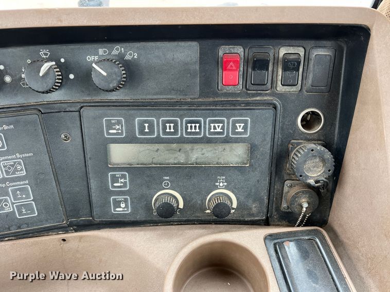 image for item DM2534 2000 John Deere 8410  MFWD tractor