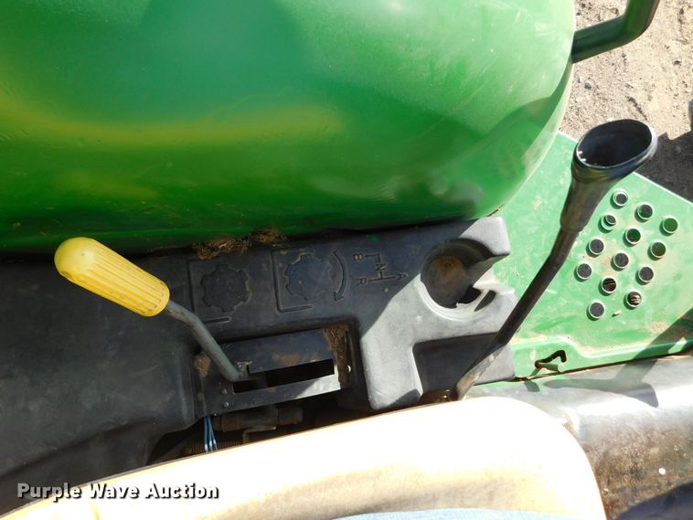 image for item DM2536 2002 John Deere 5205  MFWD tractor