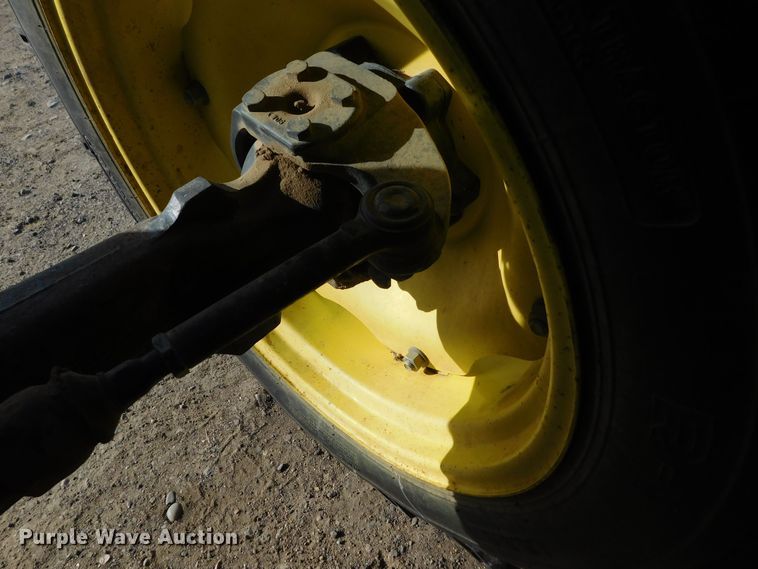 image for item DM2536 2002 John Deere 5205  MFWD tractor