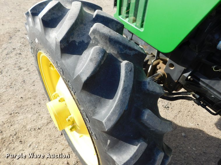 image for item DM2536 2002 John Deere 5205  MFWD tractor