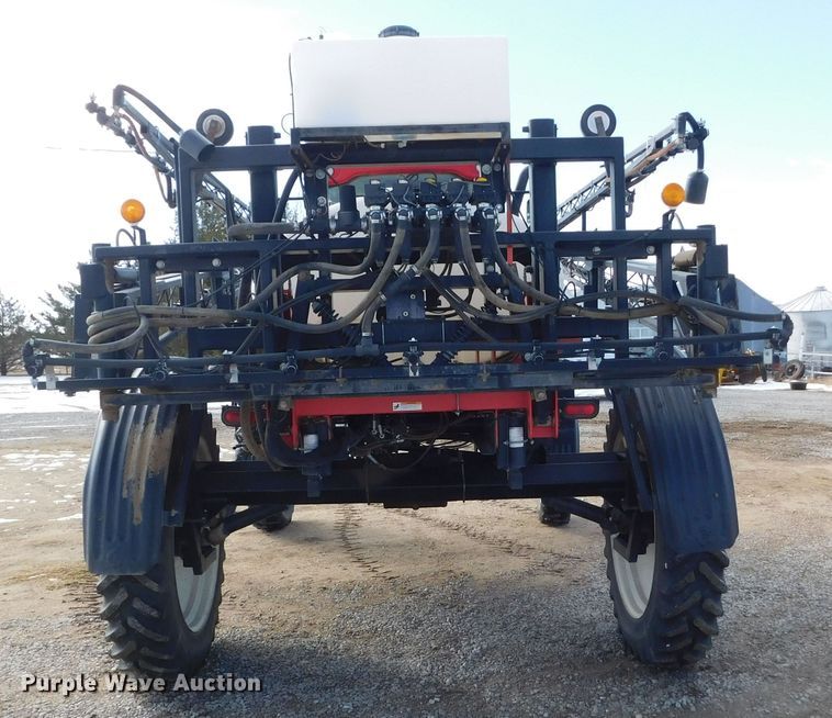 image for item DM2541 2007 Apache AS710  sprayer
