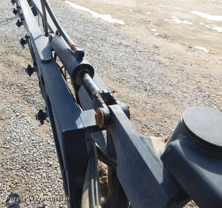 image for item DM2541 2007 Apache AS710  sprayer