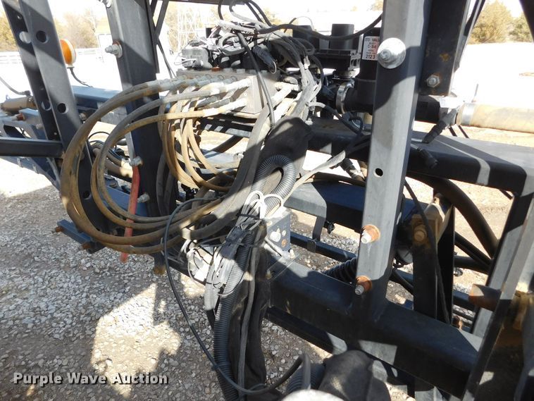 image for item DM2541 2007 Apache AS710  sprayer