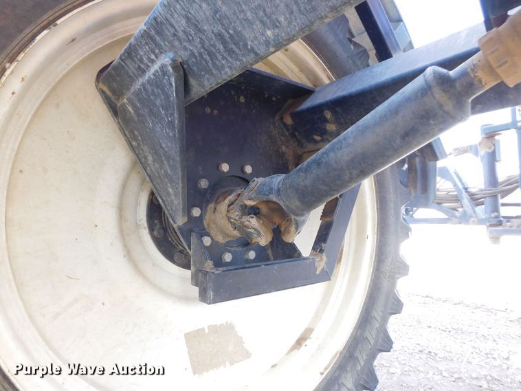 image for item DM2541 2007 Apache AS710  sprayer