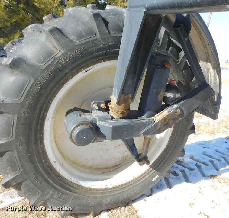 image for item DM2541 2007 Apache AS710  sprayer