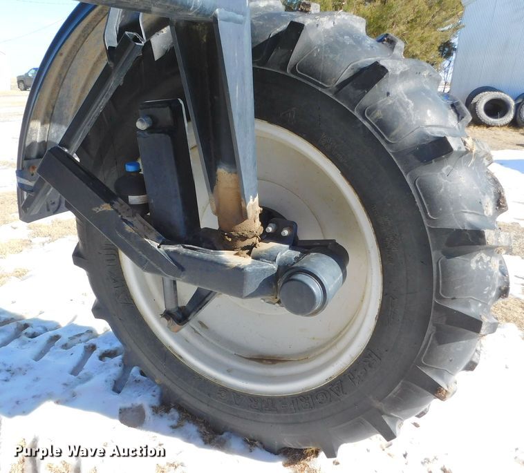 image for item DM2541 2007 Apache AS710  sprayer