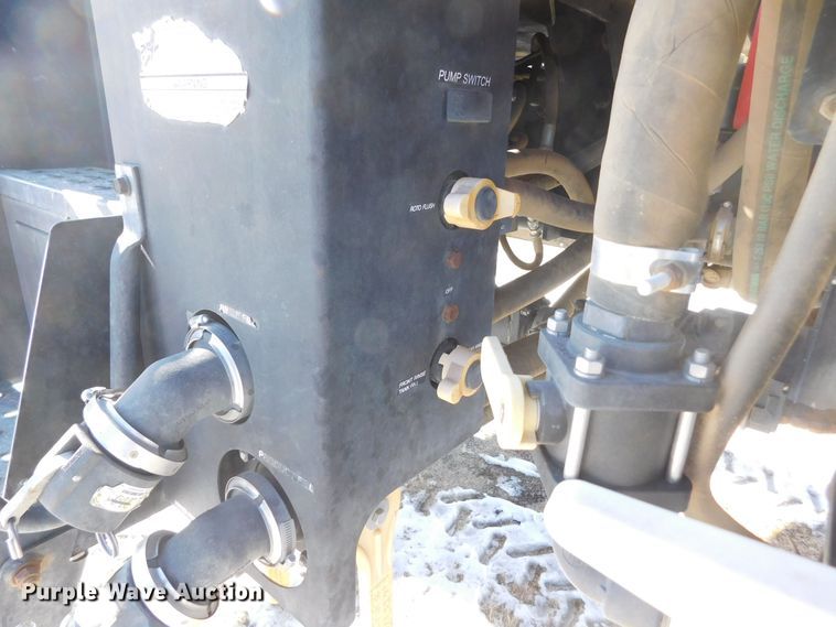 image for item DM2541 2007 Apache AS710  sprayer