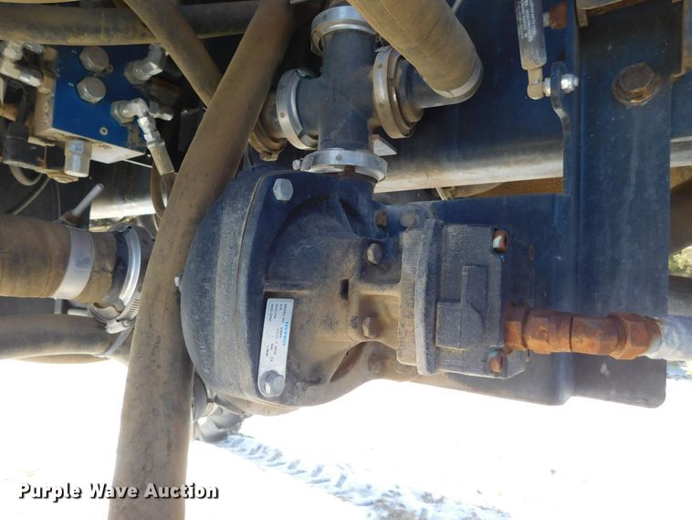 image for item DM2541 2007 Apache AS710  sprayer