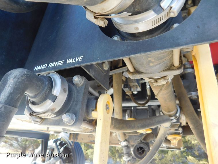 image for item DM2541 2007 Apache AS710  sprayer