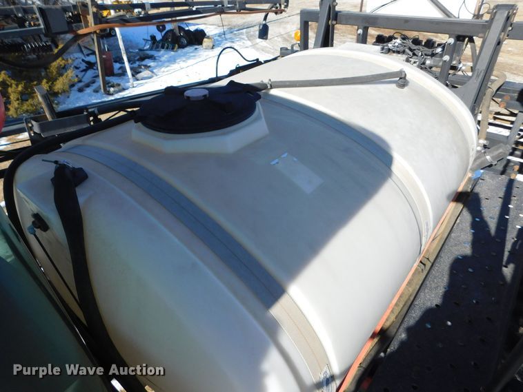 image for item DM2541 2007 Apache AS710  sprayer