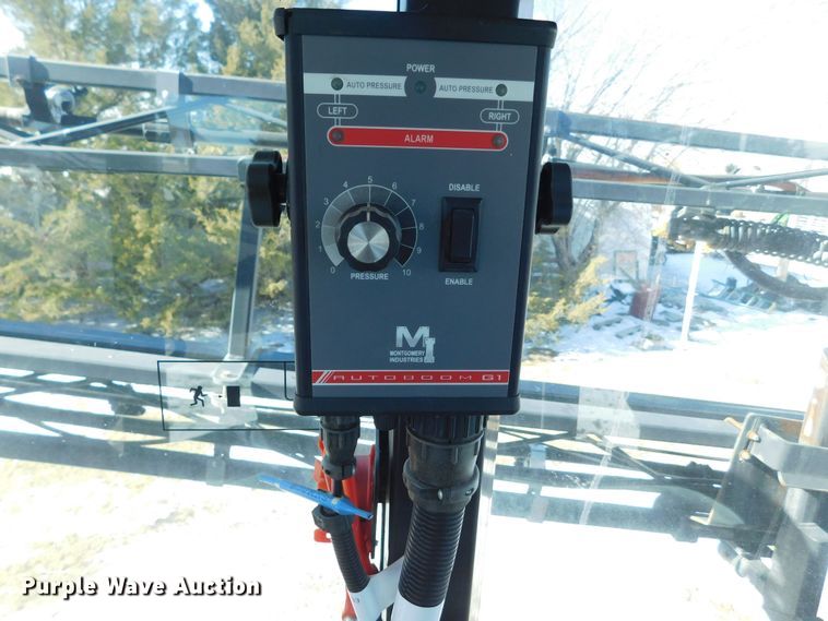 image for item DM2541 2007 Apache AS710  sprayer