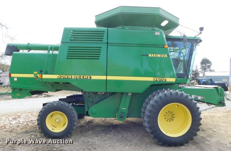 image for item DM2542 1999 John Deere 9610  combine