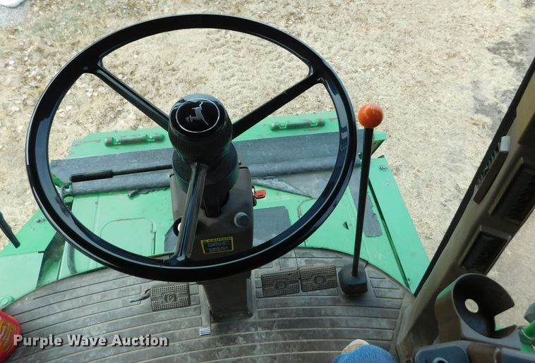 image for item DM2542 1999 John Deere 9610  combine