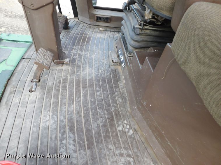 image for item DM2542 1999 John Deere 9610  combine