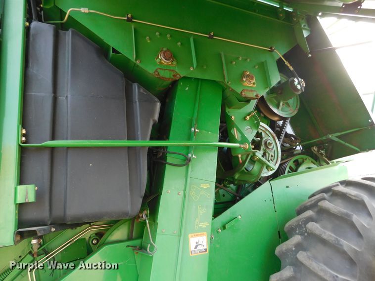 image for item DM2542 1999 John Deere 9610  combine