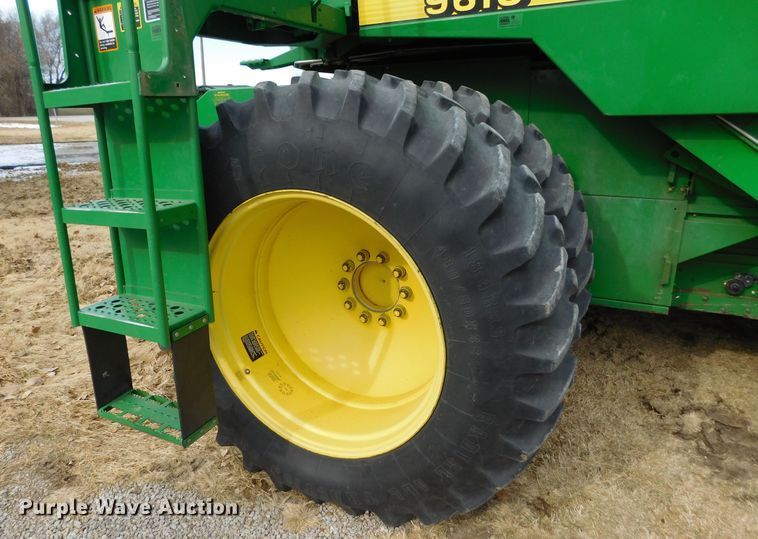 image for item DM2542 1999 John Deere 9610  combine