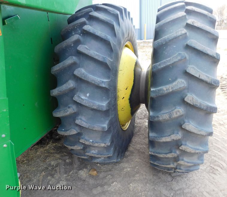image for item DM2542 1999 John Deere 9610  combine