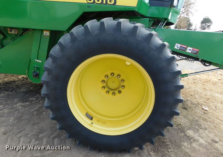 image for item DM2542 1999 John Deere 9610  combine