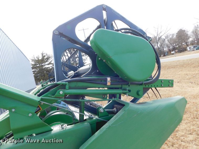 image for item DM2543 2000 John Deere 930F  flex head