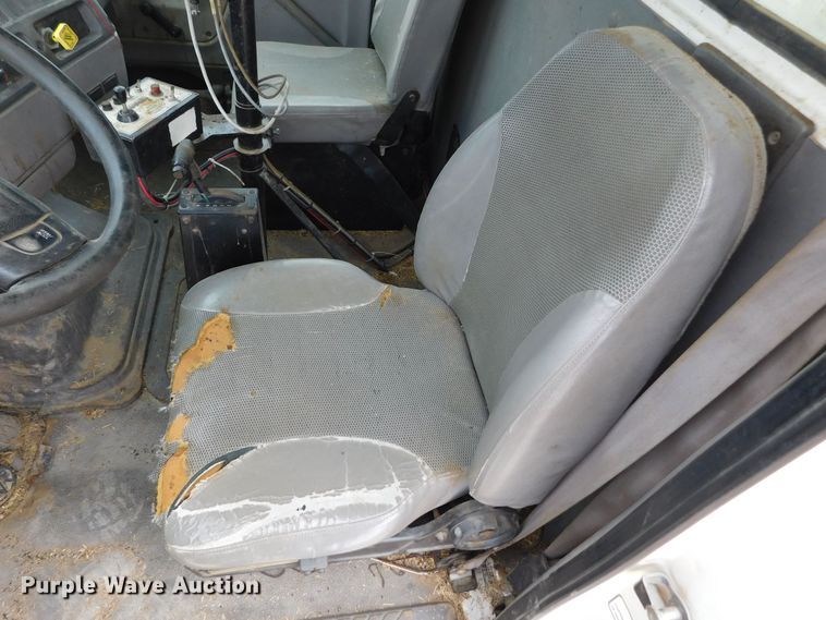 image for item DM2546 1999 Sterling L-Line  feed mixer truck