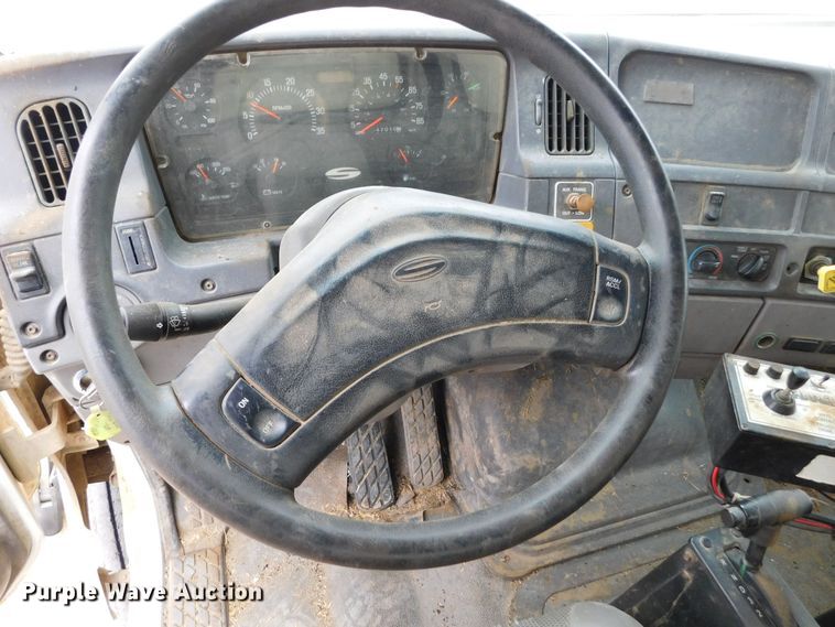 image for item DM2546 1999 Sterling L-Line  feed mixer truck