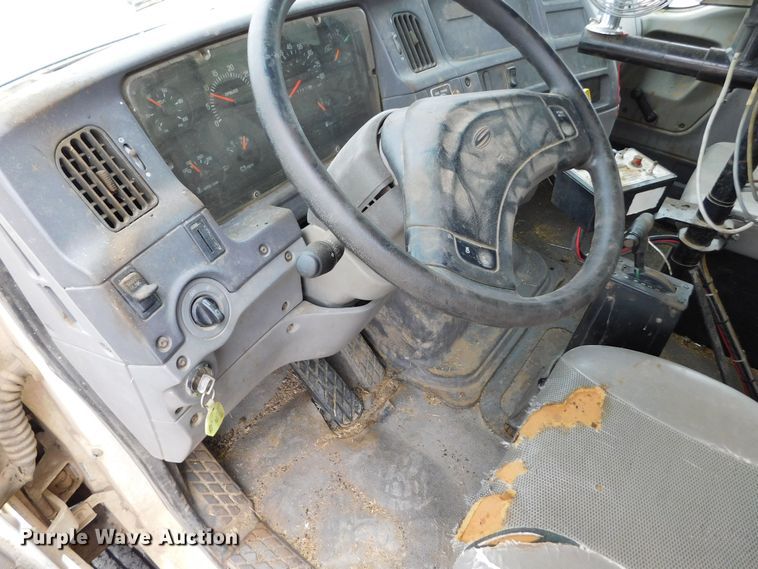 image for item DM2546 1999 Sterling L-Line  feed mixer truck